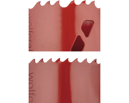 Detailný pohľad na hrot pílového listu na kov so zubami