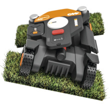 Záhradný traktor na tráve