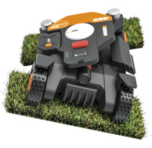 Robotická kosačka na trávniku