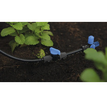 Zavlažovací systém s kvapkovou hadicou na zavlažovanie rastlín