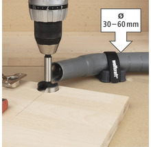 Forstnerov vrták v prevádzke s odsávaním prachu od spoločnosti Wolfcraft