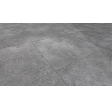 Dlažba so štvorcovými sivými dlaždicami