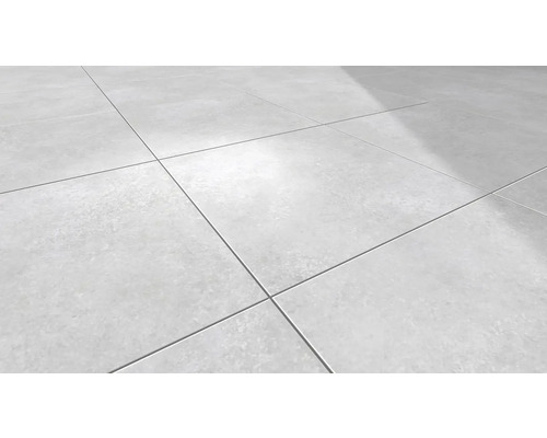 Podlaha so štvorcovými dlaždicami