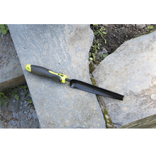 Záhradný nástroj na pikírovanie s meracou stupnicou na kamennej doske