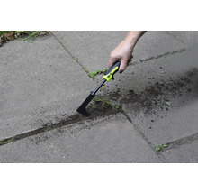 Čistič škár sa používa na odstraňovanie buriny medzi dlažobnými kockami