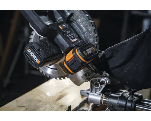 Logo Worx na pokosovej píle s batériou