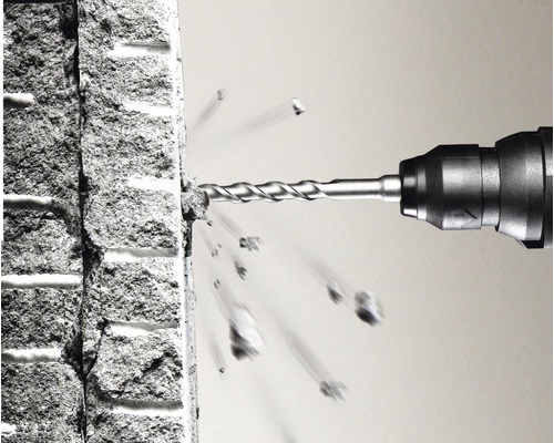 Vŕtačka vŕta do kamennej steny