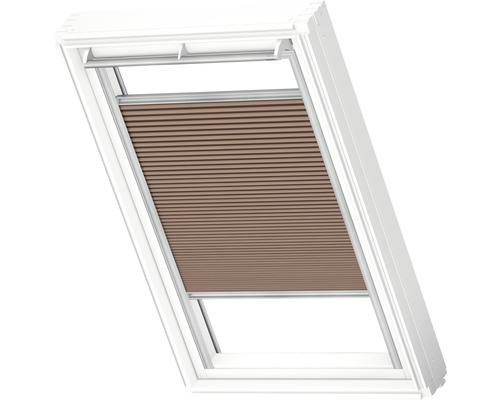 Strešné okno s plisovanou žalúziou na reguláciu svetla