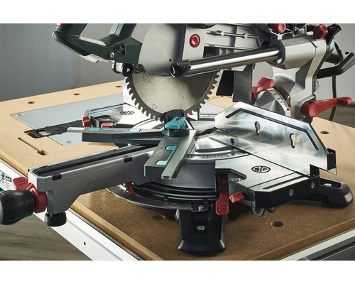 Pokosová píla na pracovnom stole