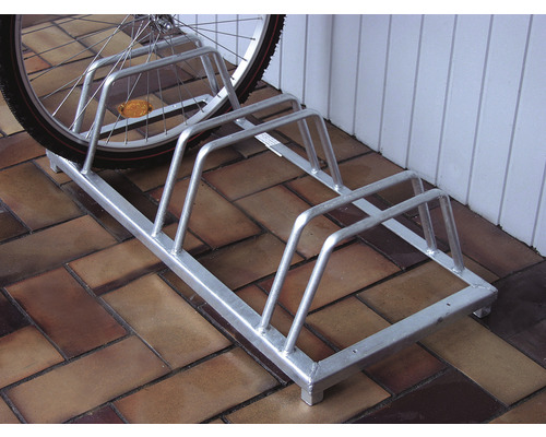 Stojan na bicykle pre štyri bicykle