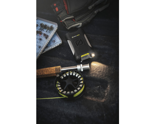 Logo Goal Zero s rybárskym príslušenstvom a rukavicami