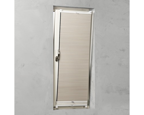 Plisé namontované na okne.