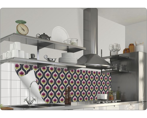 Kuchynská scéna s kvetinovou kuchynskou fóliou