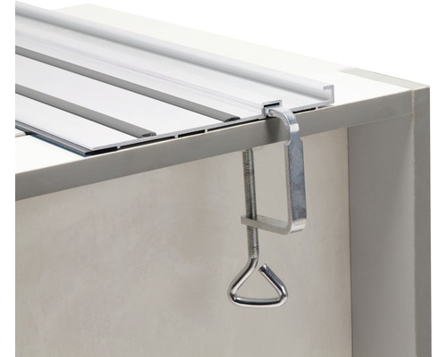 Hliníkový profil so skrutkovacou svorkou na upevnenie na pracovnú plochu