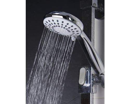 Ručná sprcha s prúdom vody