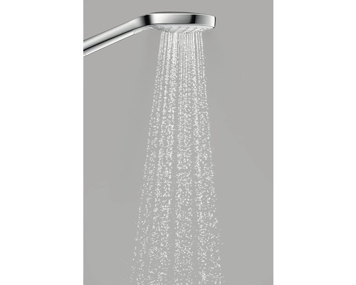 Ručná sprcha s tečúcou vodou