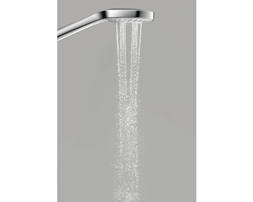 Sprchová hlavica s prúdom vody
