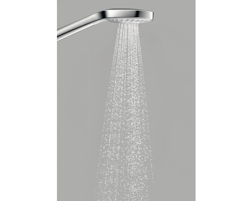 Ručná sprcha s tečúcou vodou