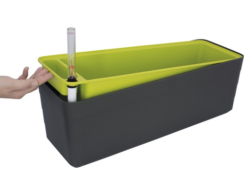 Kvetináč so zavlažovacím systémom a ukazovateľom hladiny vody