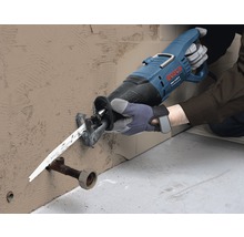 Elektrická ocaska sa používa na rezanie rúry