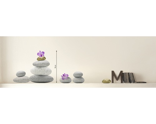 Dekoratívna nástenná samolepka s kamenným motívom a kvetinami pre relaxačnú atmosféru