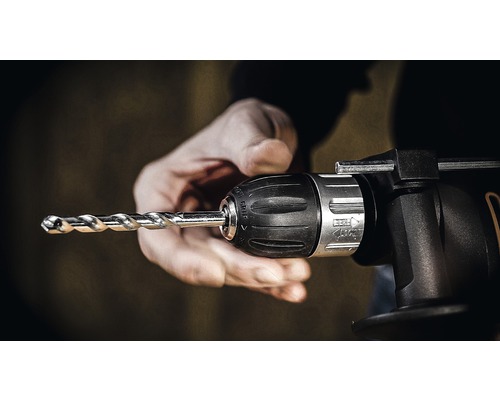 Detail vŕtačky s vrtákom