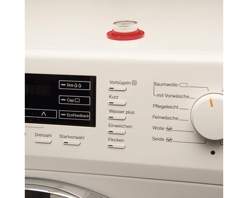 Práčka s odnímateľnou plniacou tryskou