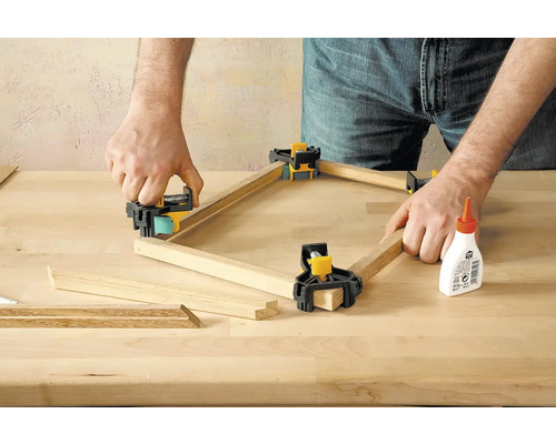 Použitie rohových svoriek na lepenie dreveného rámu