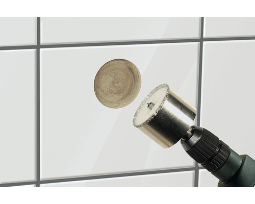 Jadrovačka na dlaždice používaná na biele dlaždice