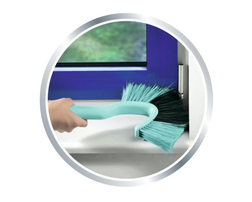 Čistiaca kefa na okná sa používa na čistenie okenného rámu