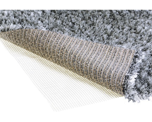 Sivý koberec s protišmykovou podložkou