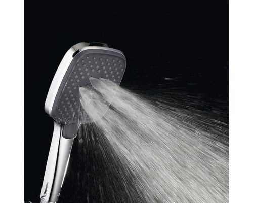 Ručná sprcha s prúdom vody