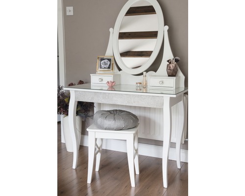 Biely toaletný stolík so zrkadlom a stoličkou
