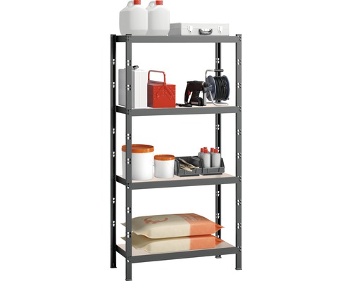 Regál so štyrmi úrovňami a rôznymi predmetmi