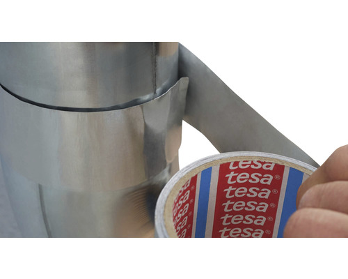 Izolácia potrubia pomocou textilnej lepiacej pásky Tesa
