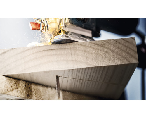 Priamočiara píla pri pílení dreva