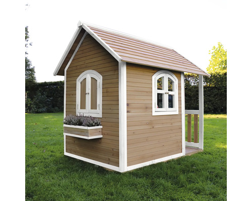 Drevený domček na hranie s oknami a kvetinovou truhlicou v záhrade