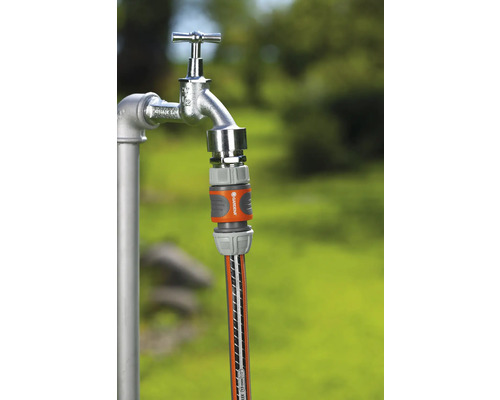 Spojka Gardena na vodovodnom kohútiku so záhradnou hadicou