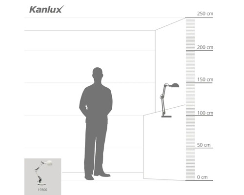 Rozmery stolnej lampy s kĺbovým ramenom a podstavcom vedľa osoby pre orientáciu veľkosti