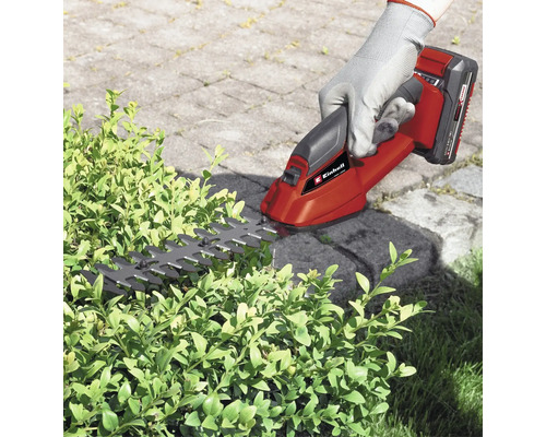 Akumulátorové nožnice na živý plot Einhell strihajú živý plot