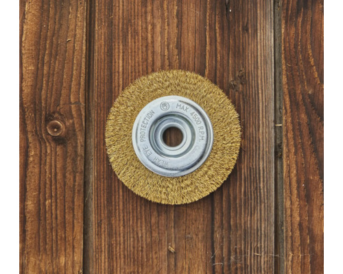 Drôtená kefa s maximálne 4500 otáčkami za minútu pre vŕtačku