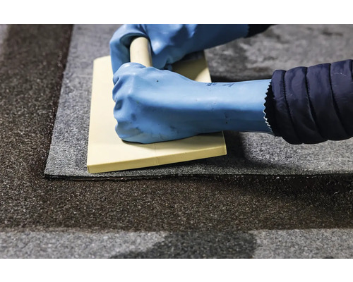 Spracovanie tekutého plastu s hladidlom