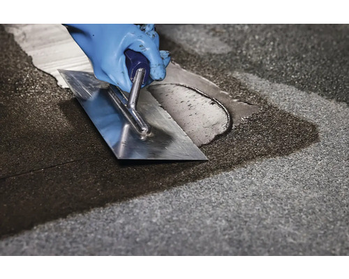 Nanášanie poteru hladidlom