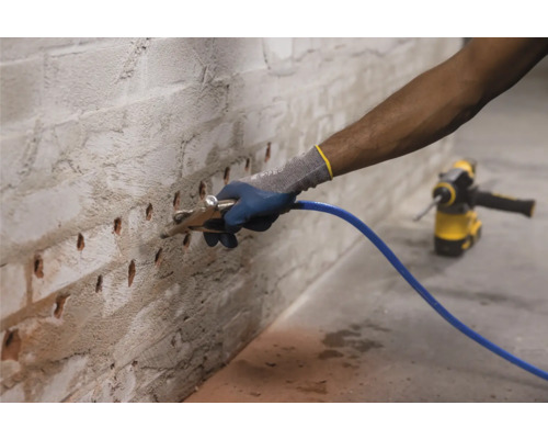Sanácia muriva injektážnou tryskou na tehlovej stene