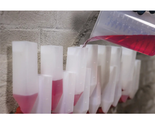 Tekutina sa nalieva do odmerky