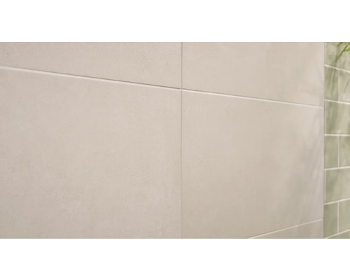 Obkladové dlaždice z kameniny v kúpeľni