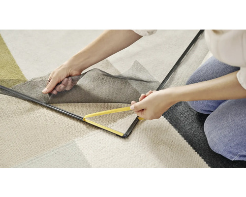 Montáž sieťky proti hmyzu na okenný rám