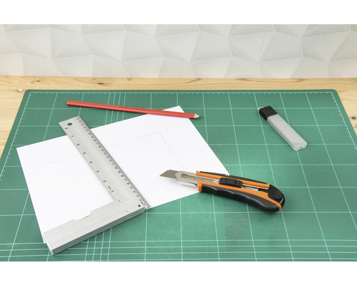 Rezacia podložka s rezačkou, pravítkom, ceruzkou a papierom