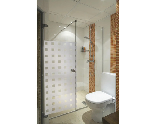 Kúpeľňa so sprchou a toaletou