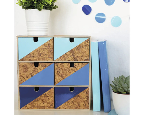 Dekoratívna komoda so šiestimi zásuvkami a korkovými detailmi